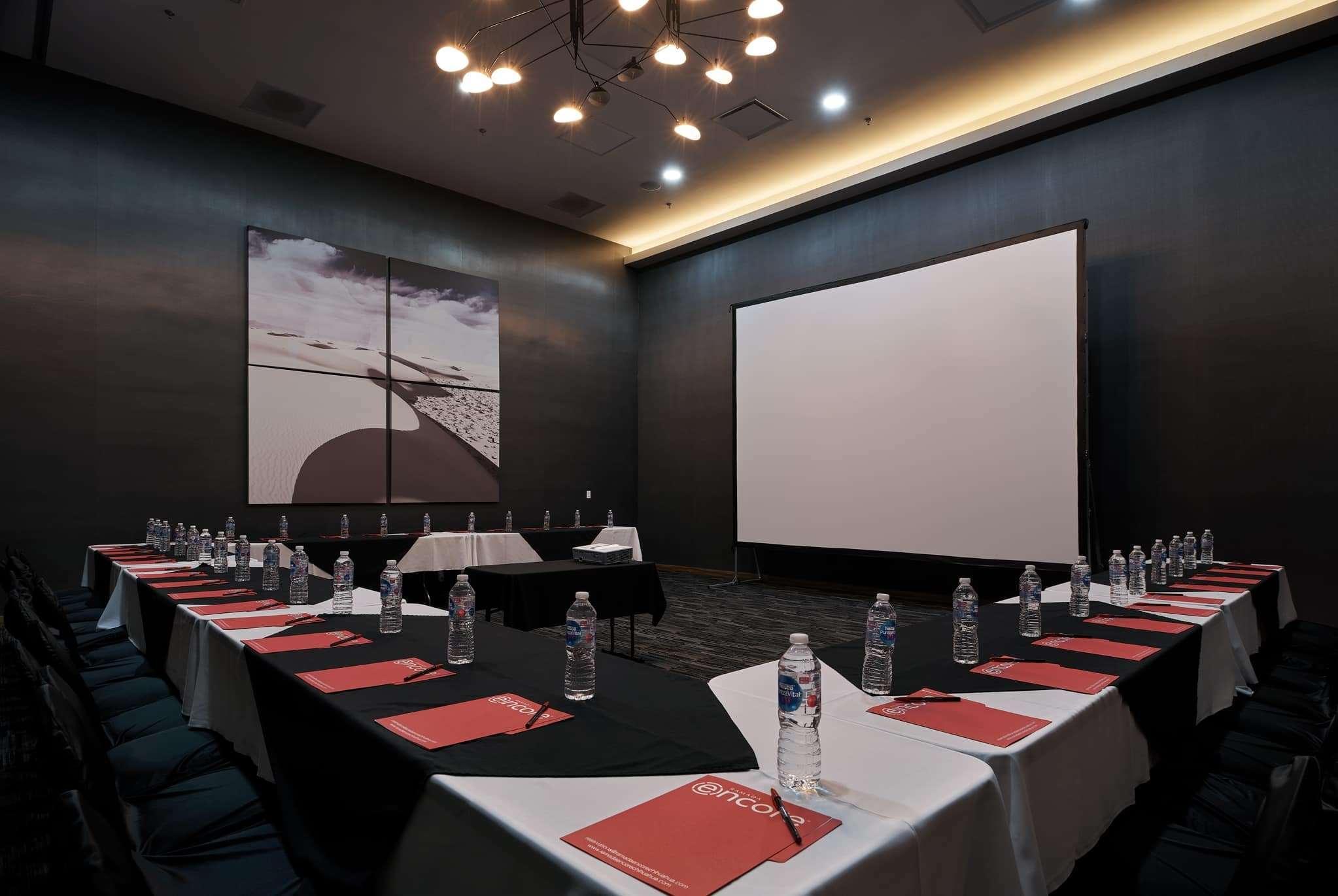 Ramada Encore by Wyndham Chihuahua Bagian luar foto