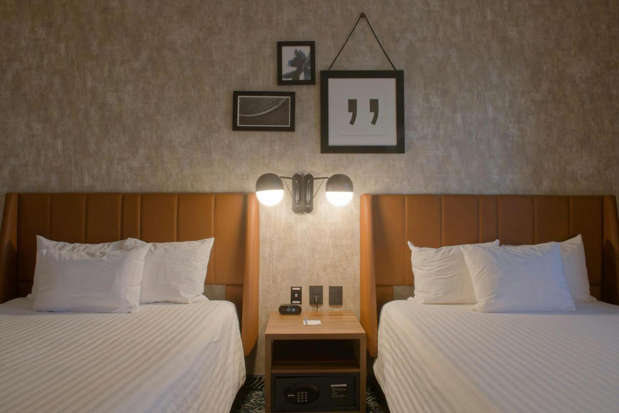 Ramada Encore by Wyndham Chihuahua Bagian luar foto