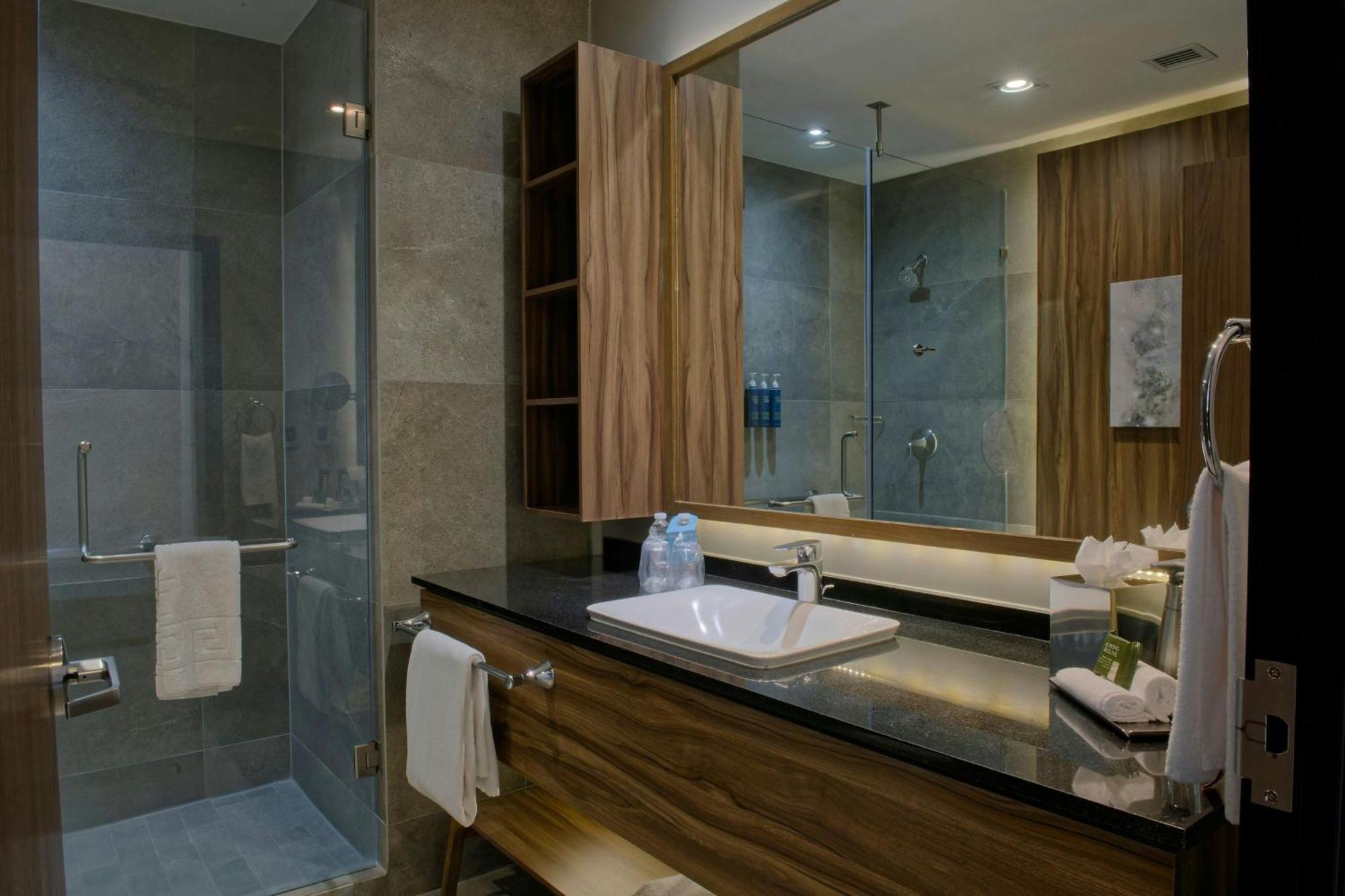 Ramada Encore by Wyndham Chihuahua Bagian luar foto